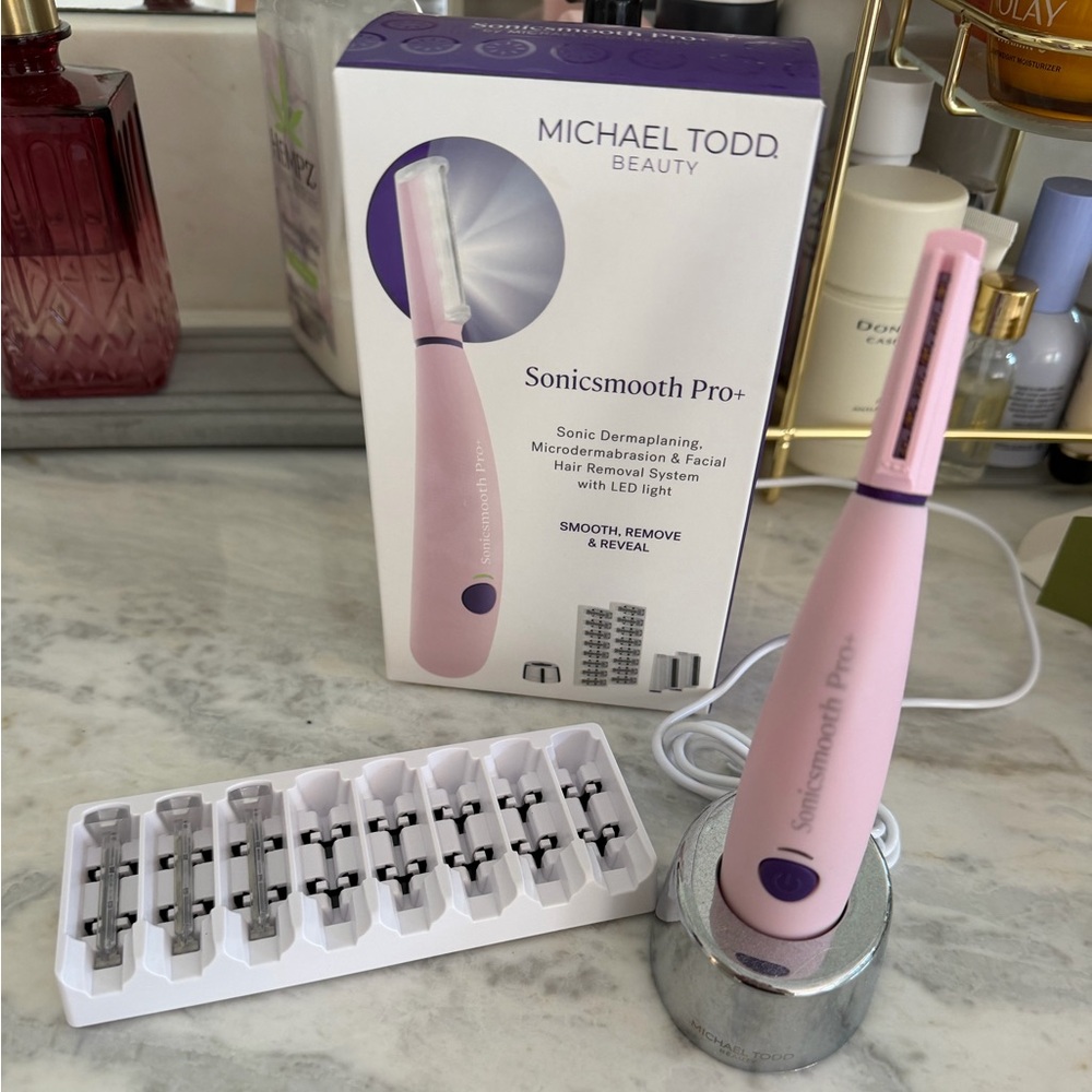 Michael Todd Beauty Sonicsmooth Pro+ Dermaplaning Tool — Pink